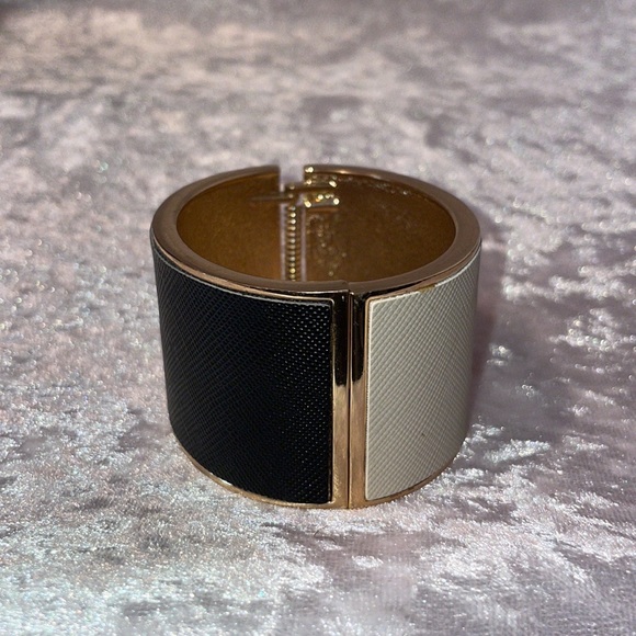 Bi-Color Cookies & Cream Textured Hinged Bracelet - Picture 5 of 5